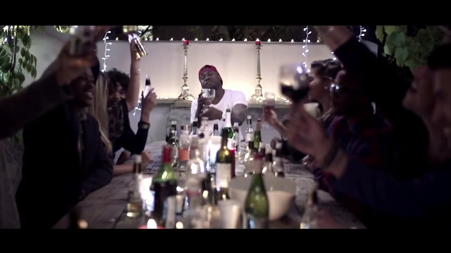 Reason ft. Locnville – Glasses to The Ceiling