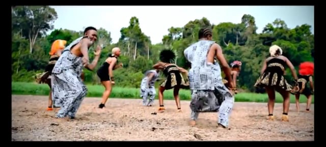 Coco Argentée feat. Andre Marie Tala – Bikut Skin