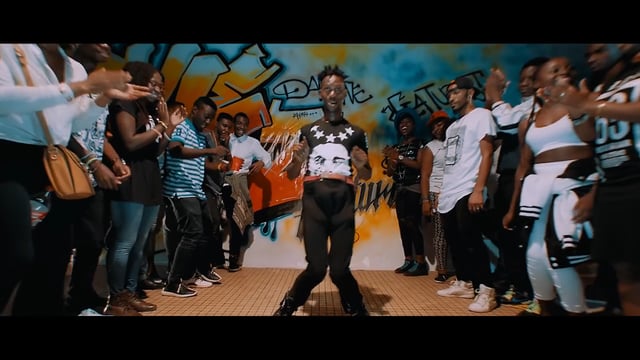 Daphne Ft. Featurist – Allez