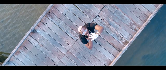 Stanley Enow – Elle Est La