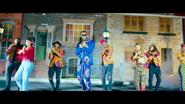 Flavour Feat. Yemi Alade – Crazy Love
