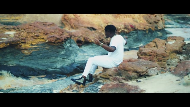 Flavour Feat. Umu Obiligbo – Awele
