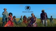 Bracket – African woman