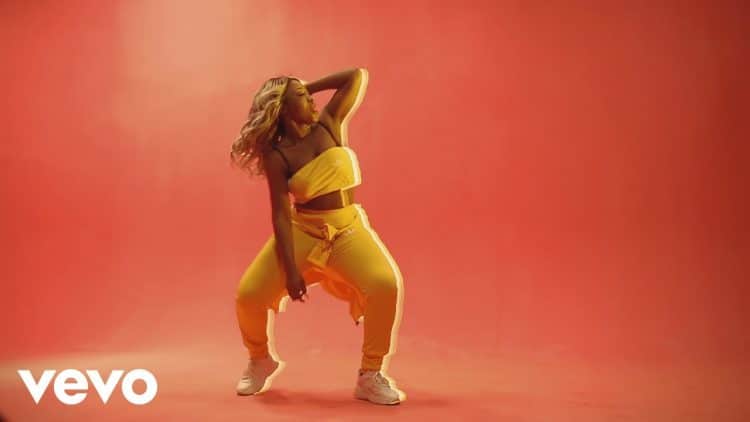 Sessimè ft. Omawumi – Diyo