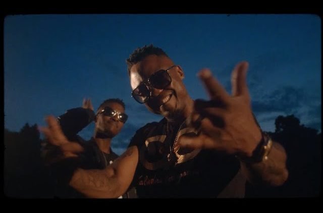 DJ Lag ft. DJ Tira – Siyagroova