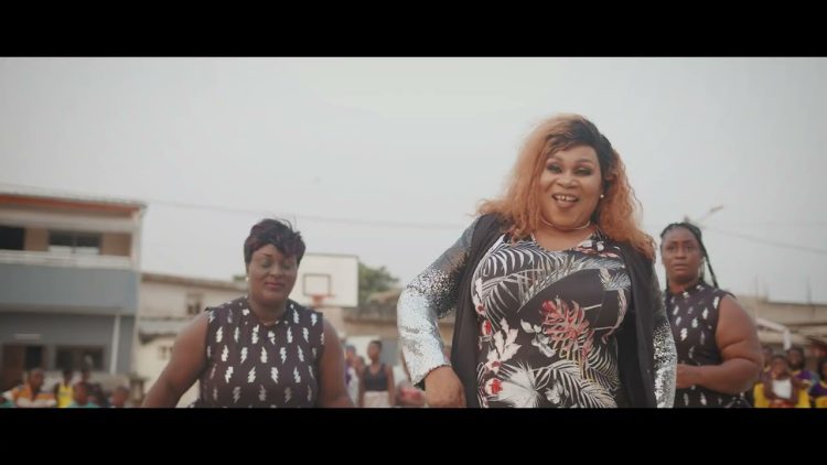 Antoinette Allany Ft. Debordo Leekunfa – Adama Faut Danser