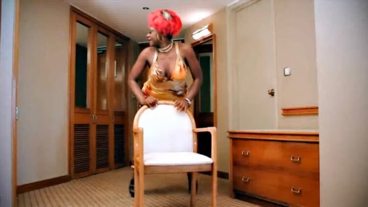 Majoie Ayi – Doser